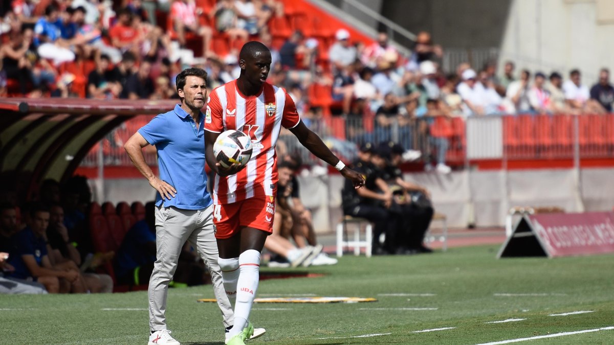 Rubi lo tiene claro: ahora el lateral derecho titular es Mendes.