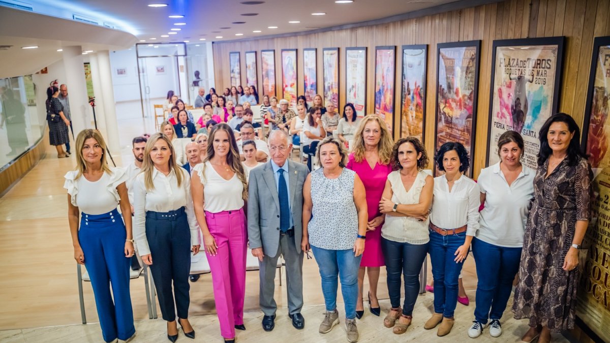 Foto del Día Internacional de la Mujer Rural en Roquetas de Mar.