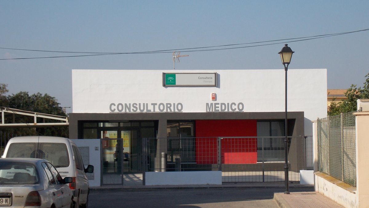 Fachada del Consultorio médico de Palomares.