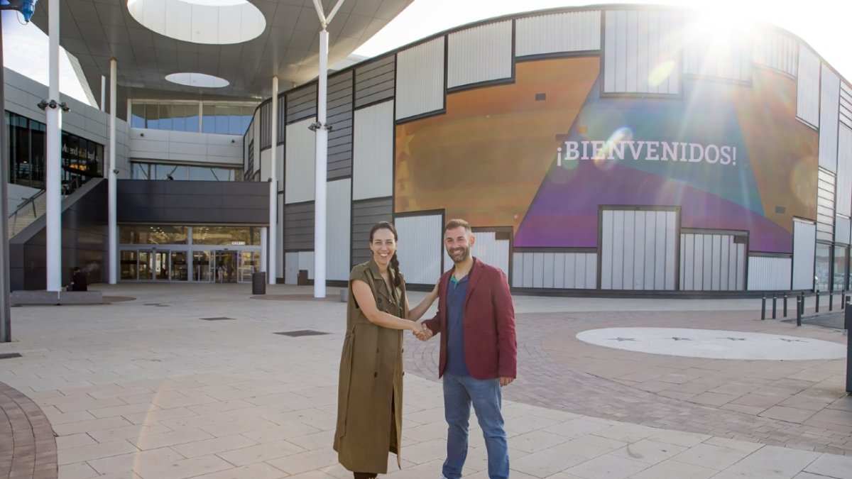 Nadia Nunes con Sergio Domínguez en el CC Torrecárdenas.