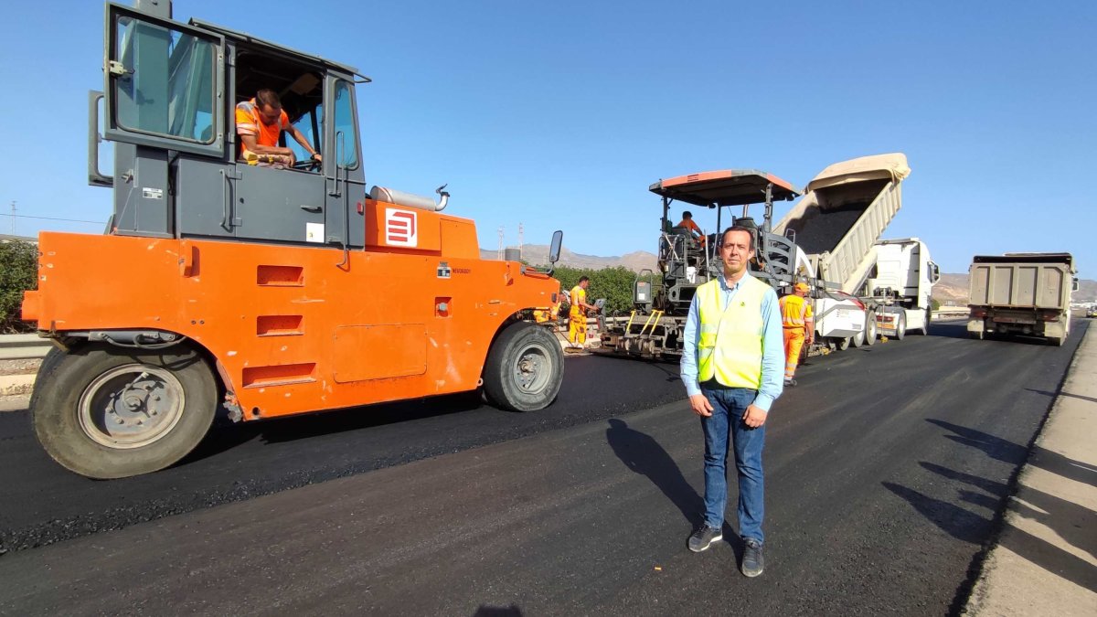 El subdelegado en su visita.