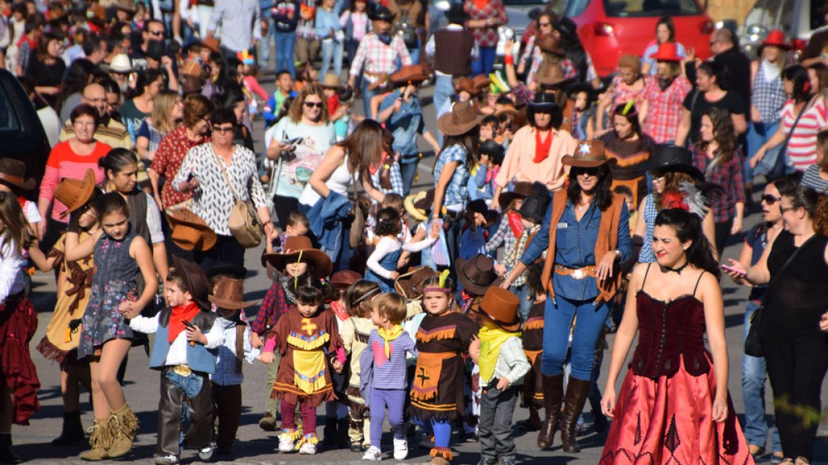 Los aspirantes al premio a la mejor caracterización de la XII Almería Western Film Festival desfilarán con sus trajes.