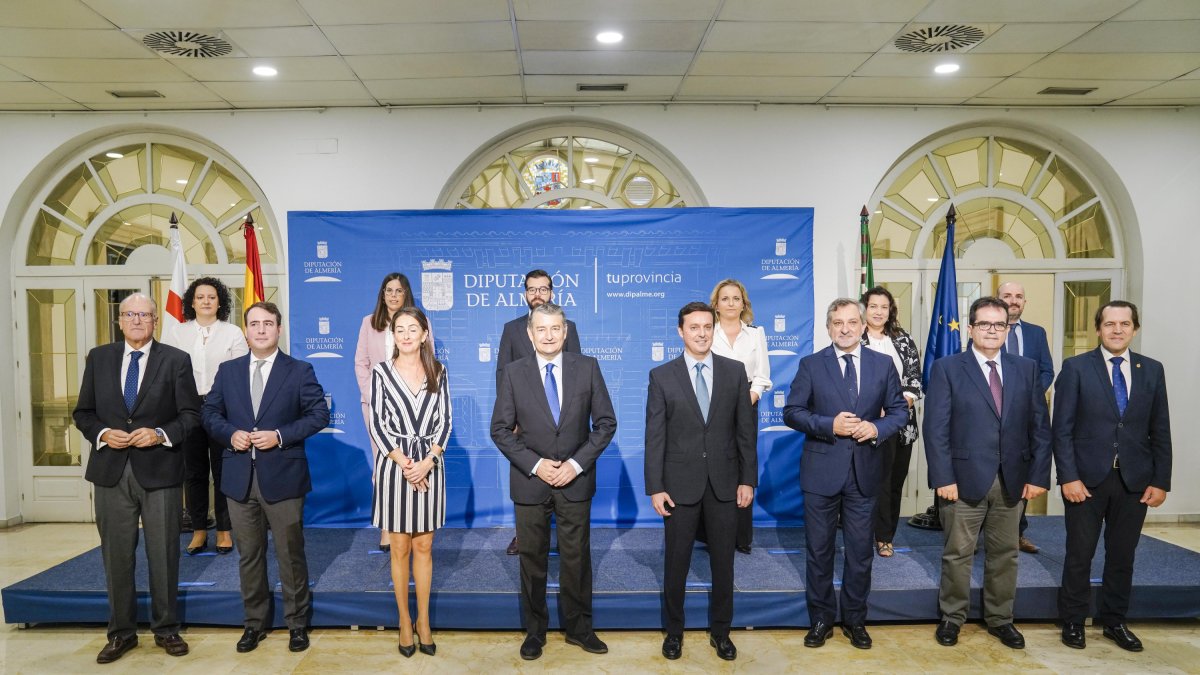 Foto de familia en Diputación.