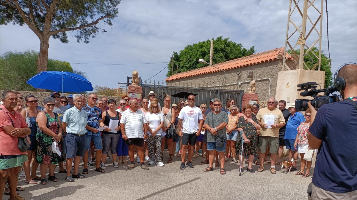 Vecinos de las cortijadas de La Cañada en un acto de protesta.