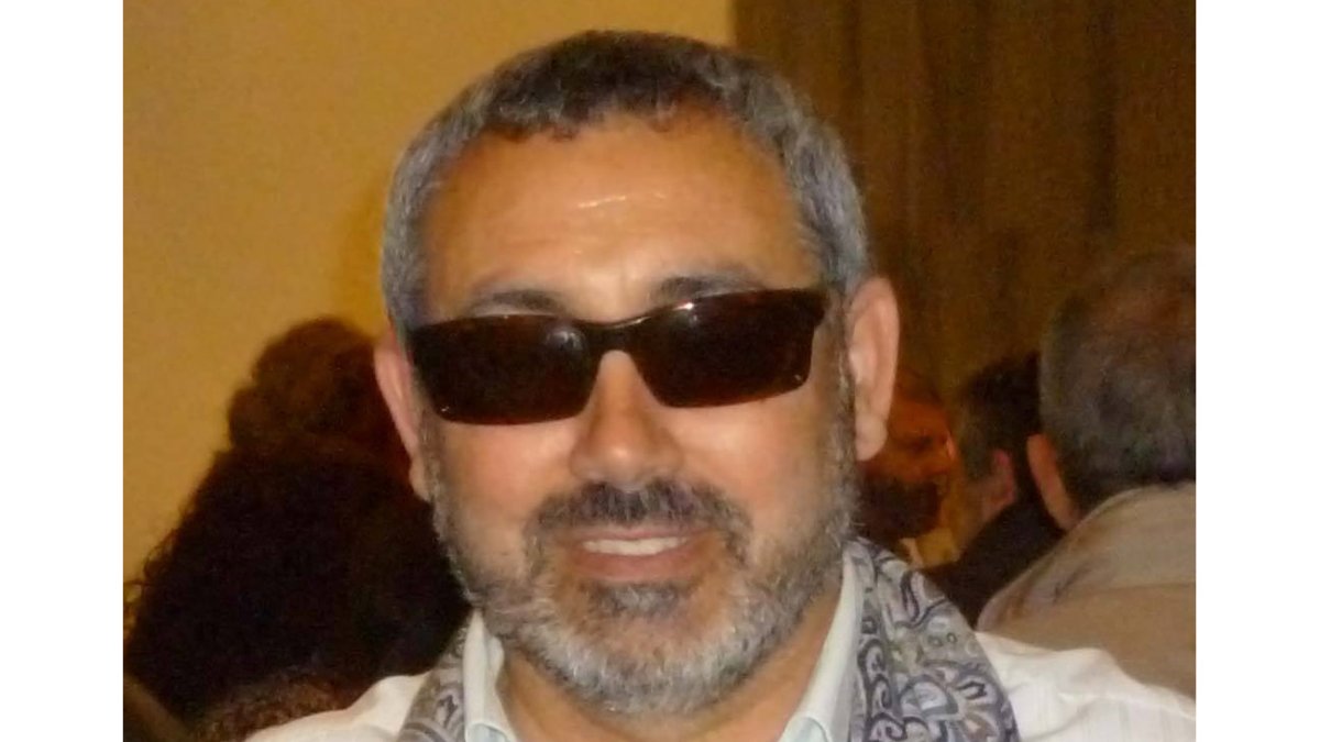 Ginés Bonillo Martínez nació en Zurgena en 1961.