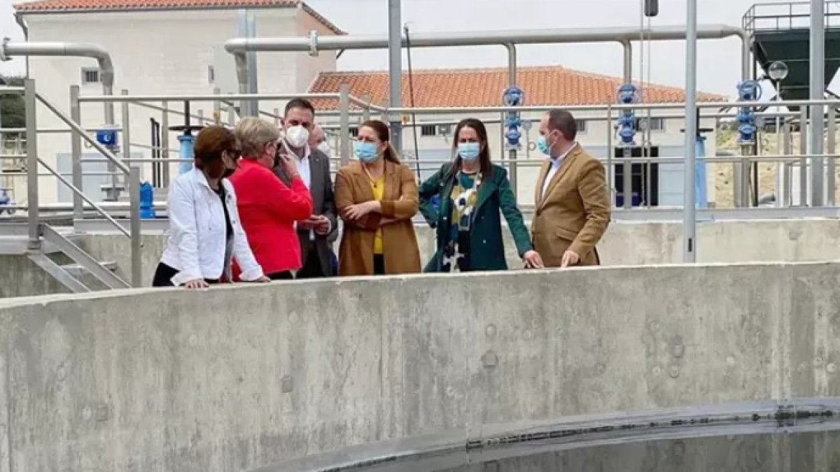 Imagen de archivo. Carmen Crespo inaugura la EDAR de Antas