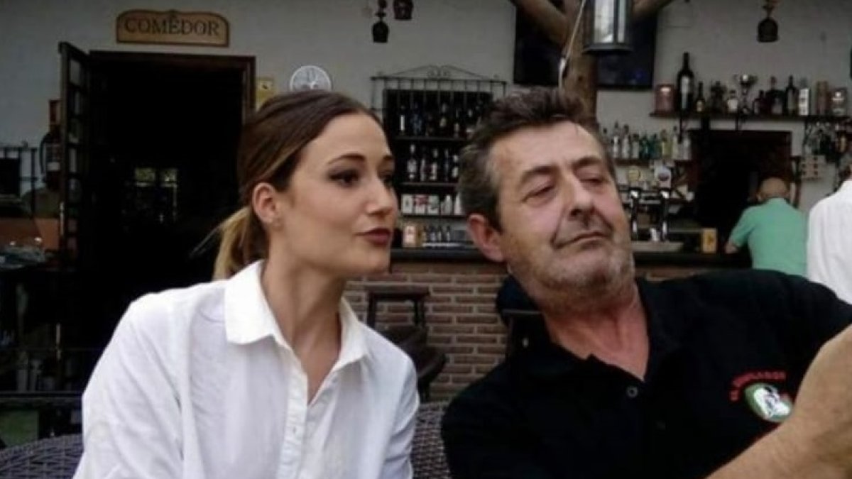 Sara Hernández con su tío José Antonio Guerrero, ya fallecido.