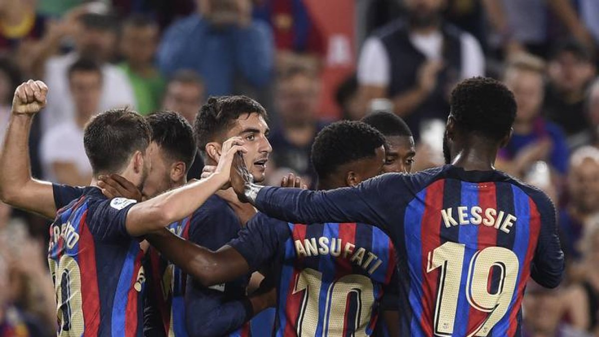 Los jugadores del Barça celebrando uno de los cuatro goles al Athletic.