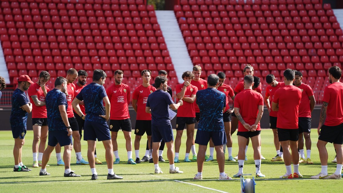 La plantilla vuelve de Barcelona con un único objetivo: ganar el miércoles al Getafe.