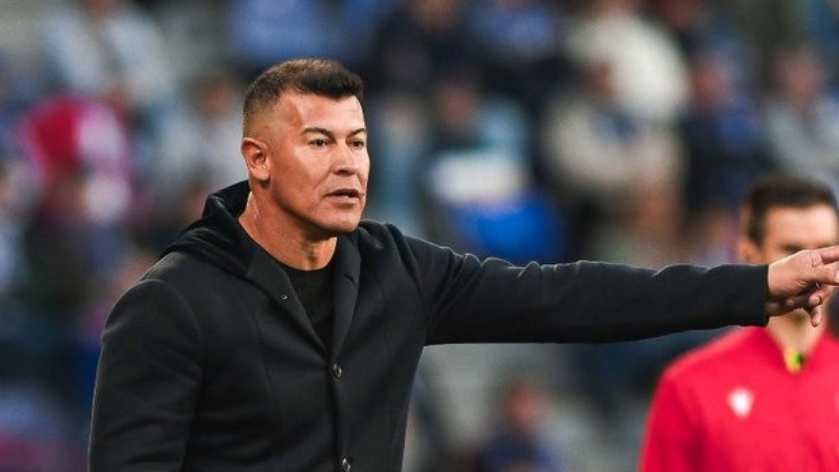 Jorge Almirón, cesado.