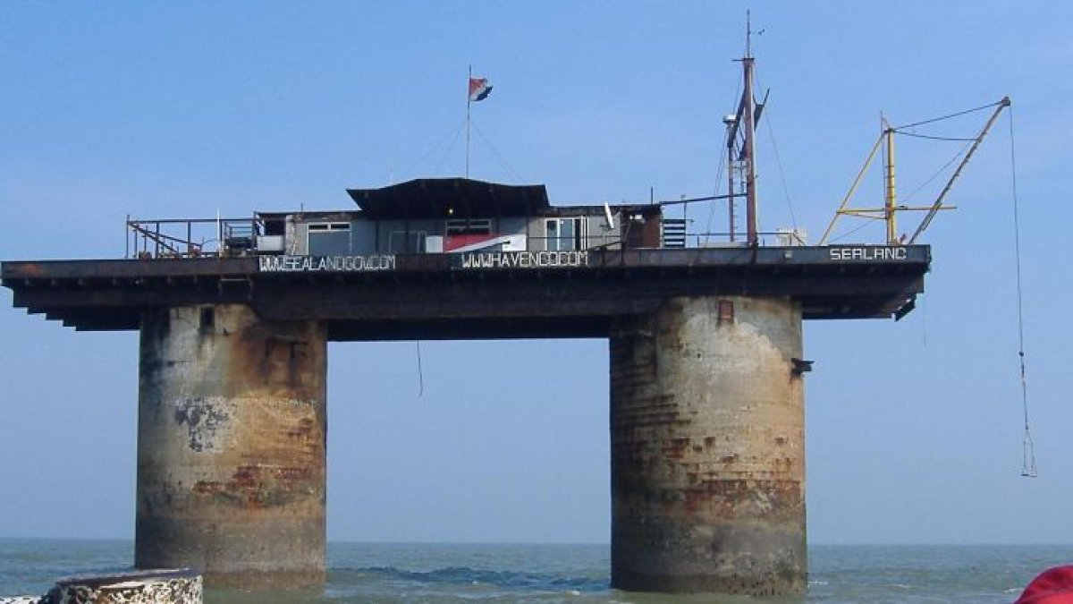 Crónicas del ayer: un ex guardia civil de Almería, regente del Principado de Sealand.