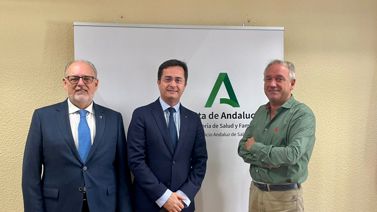 Francisco Góngora junto a Miguel Ángel Guzmán y Diego Vargas.