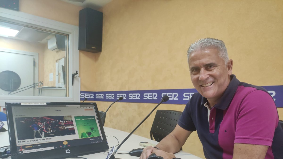 En los estudios de la Cadena SER Almería.