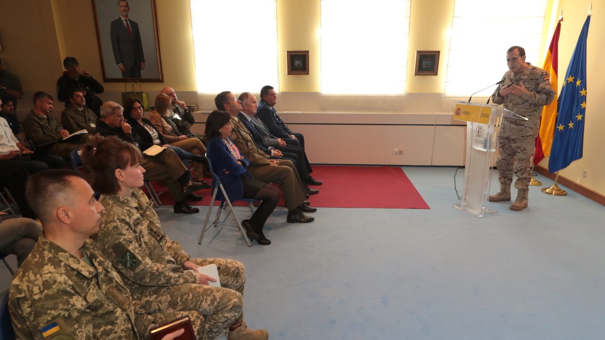 Representantes de las fuerzas armadas ucranias (Foto: Defensa)