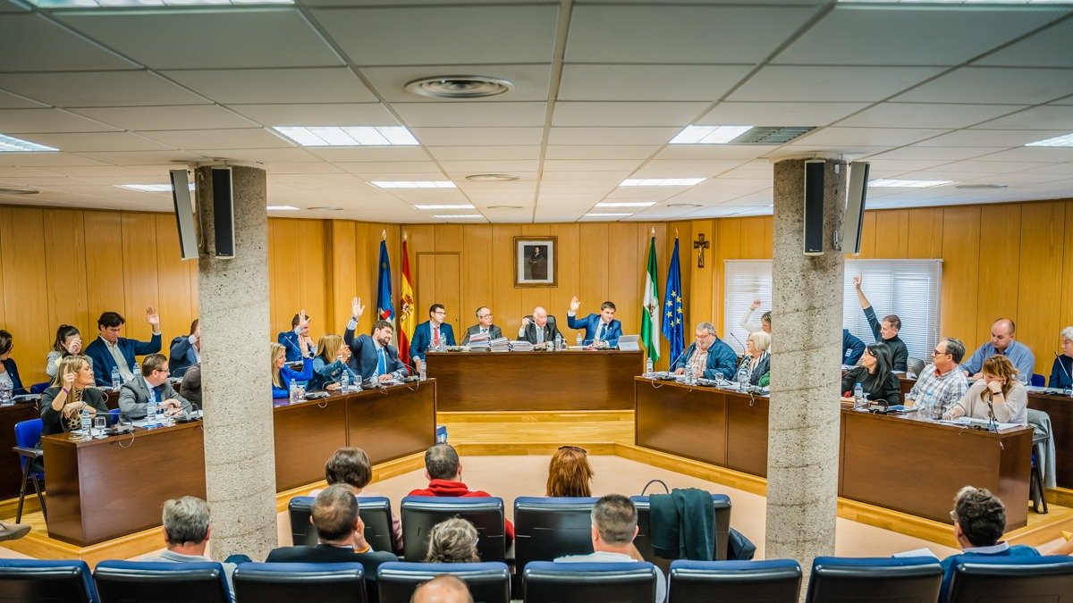 Pleno de Roquetas en una imagen de archivo.