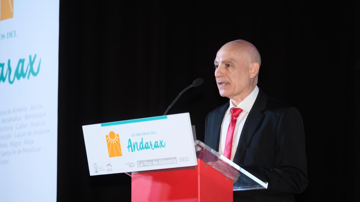 Luis Cortés, durante su intervención en la gala celebrada en Huércal de Almería.