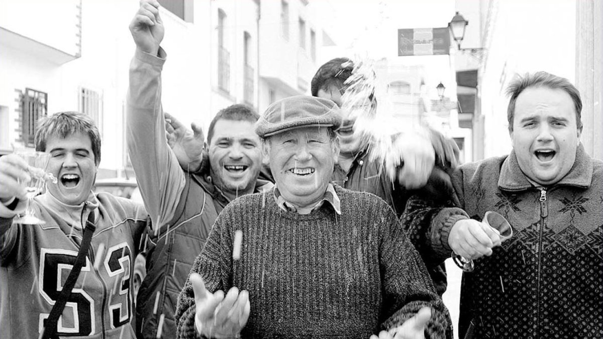 La lotería tocó en Garrucha en 2005 y los vecinos lo celebraron por todo lo alto.