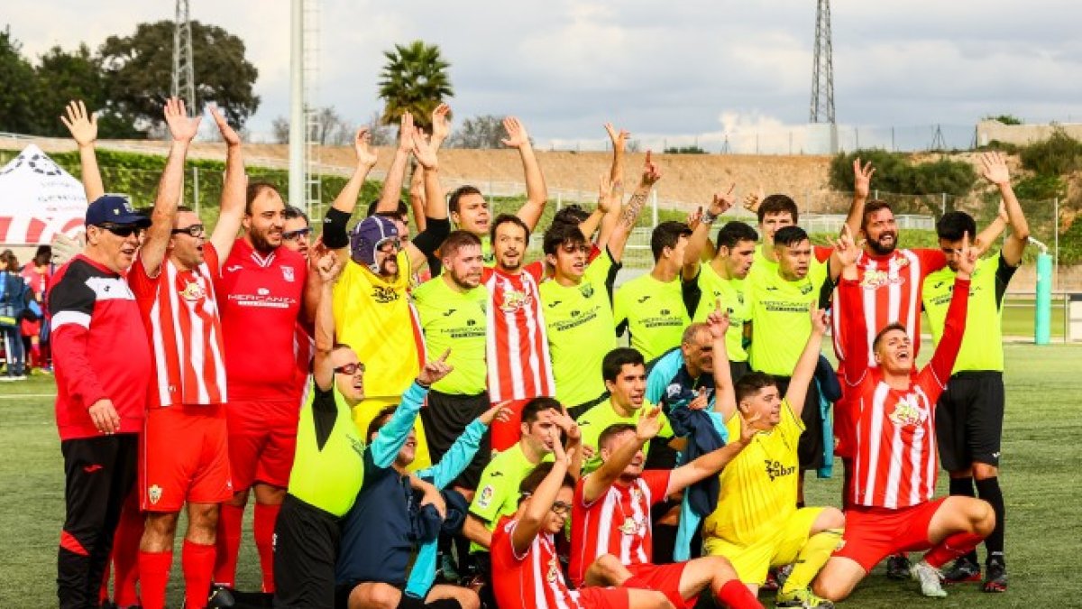 Representantes rojiblancos en un evento deportivo siempre especial y emocionante.