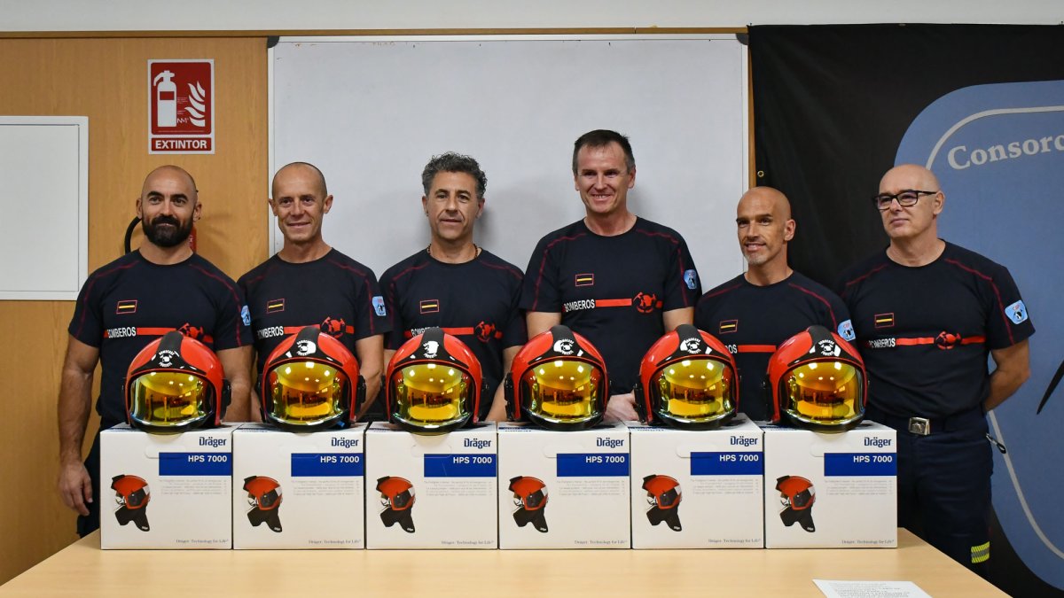Los seis nuevos cabos del Consorcio de Bomberos del Poniente almeriense.