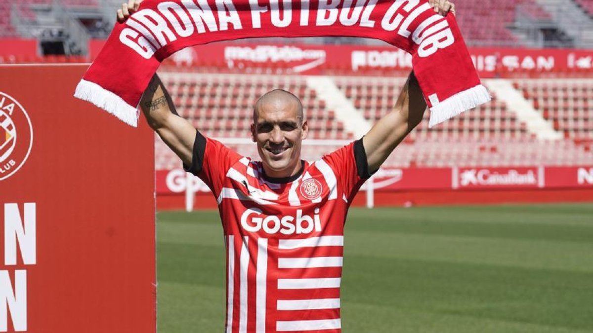 Oriol Romeu en la presentación con el Girona.