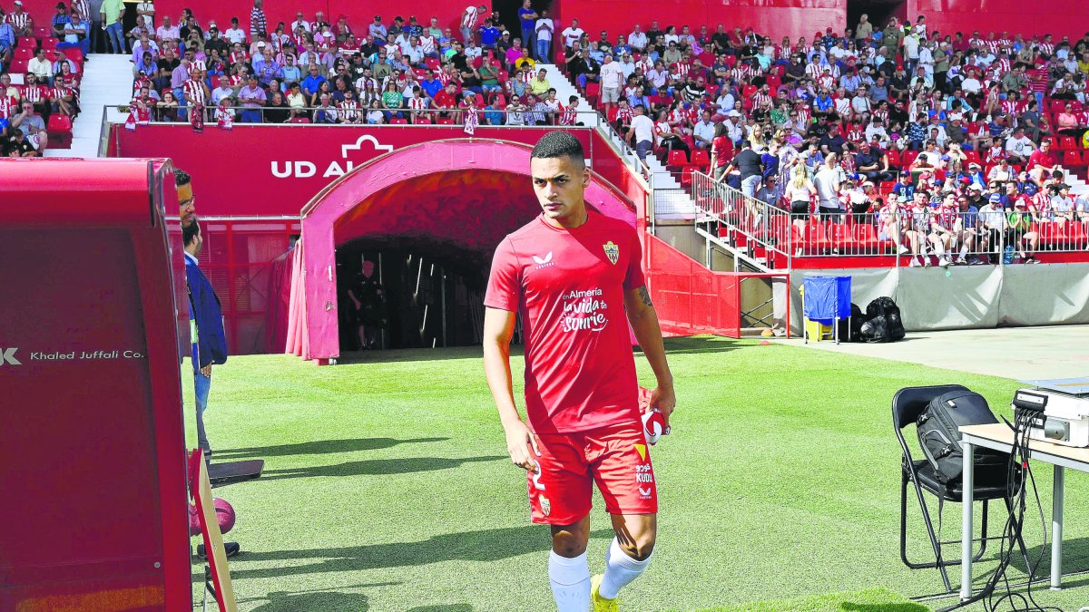 Kaiky Fernandes se ha propuesto triunfar en el Almería de la mano de Rubi.