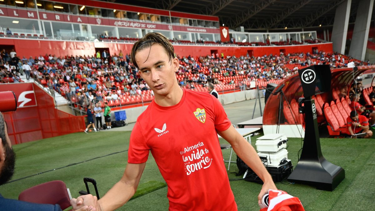 Svidersky todavía no ha debutado con la camiseta del Almería.