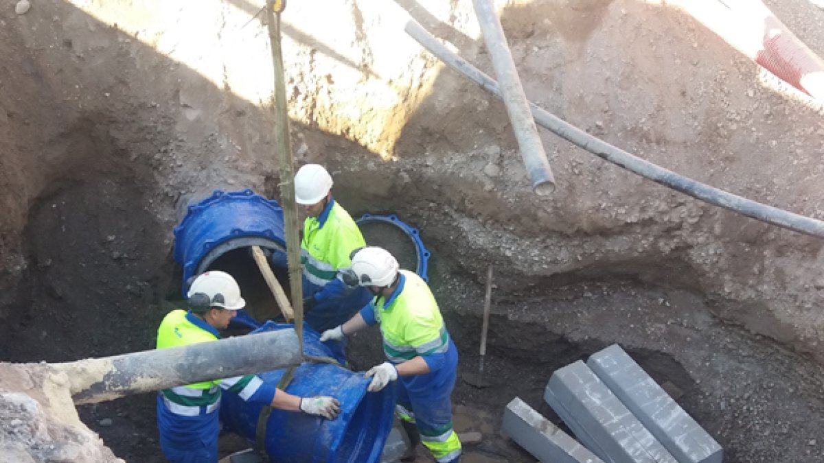 Imagen de archivo de trabajadores de Aqualia.