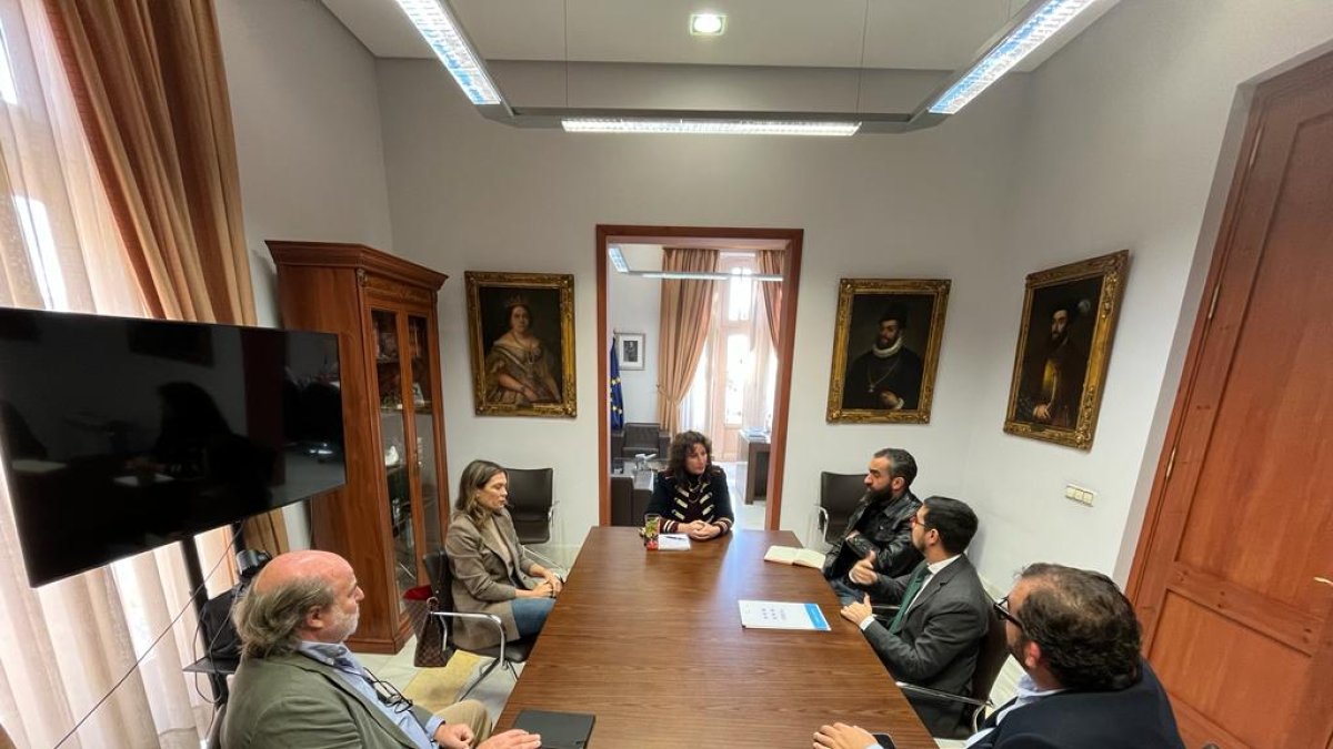 Reunión entre Ayuntamiento y Almería para acercar posturas con la Ciudad Deportiva.