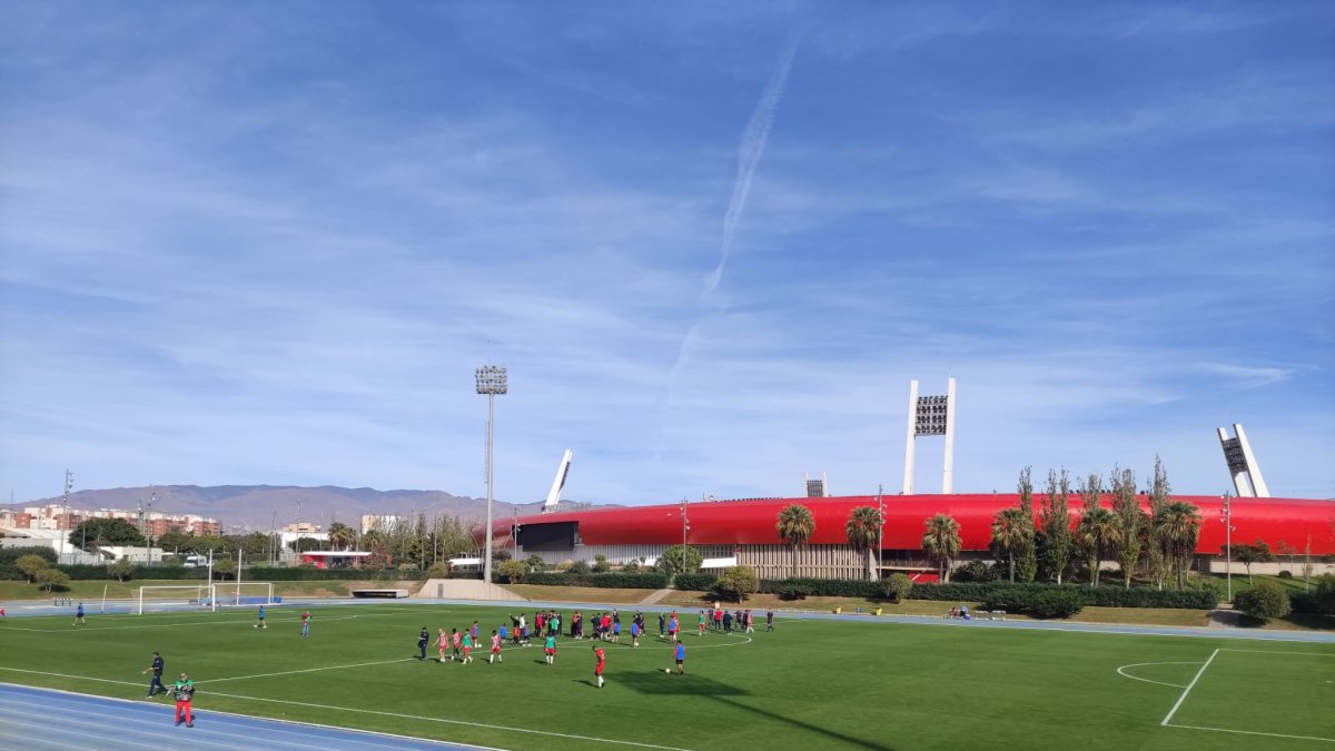 El partido se jugaría en el campo Anexo del Estadio de los Juegos Mediterráneos.