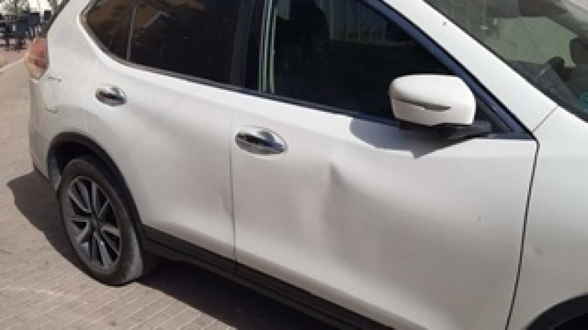 Imagen facilitada por Guardia Civil de los daños en el coche.