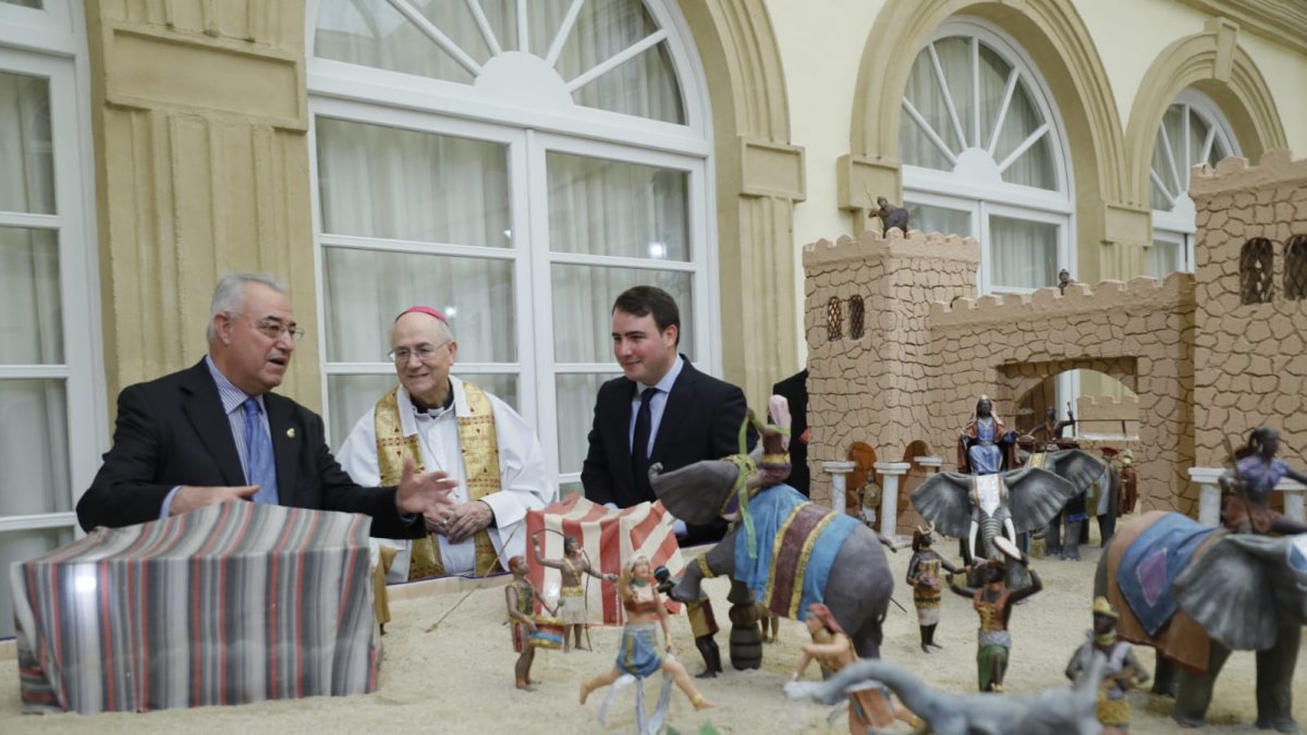 Visita tras la bendición del Belén provincial.