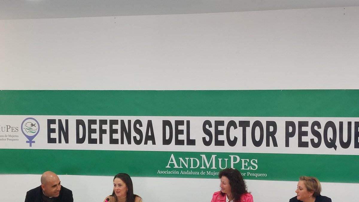 Imagen de la Asamblea de Andmupes, la Asociación Andaluza de Mujeres del Sector Pesquero.