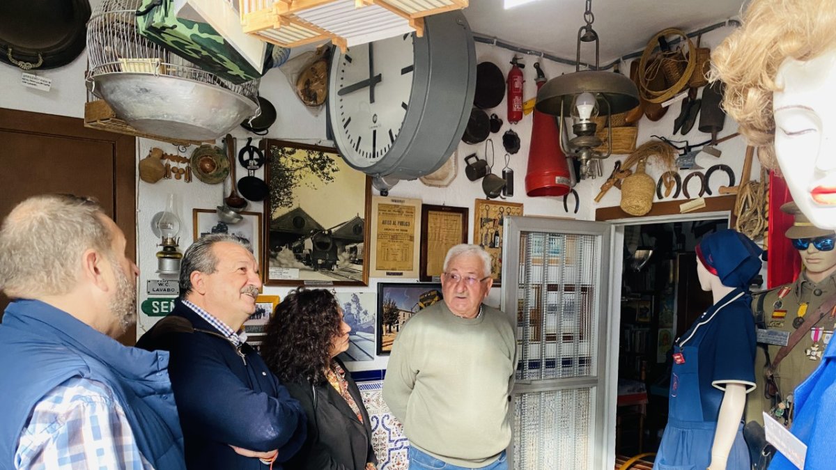 El equipo de Gobierno pulpileño visita la casa-museo de Juan Jerez.