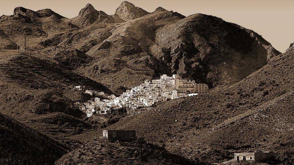 Cumbre panorámica de Mojácar en una foto de Emilio Aramburu.