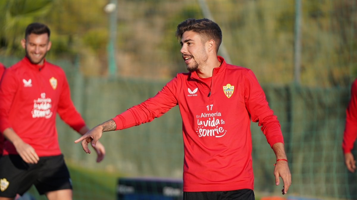 Pozo en un entrenamiento en la concentración en Marbella.