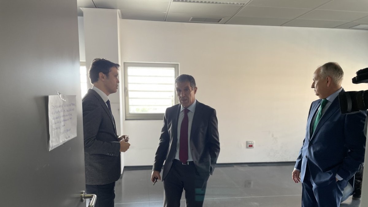 David Villagrá (juez decano), Lorenzo del Río (presidente del TSJA) y Luis Columna (presidente de la Audiencia)