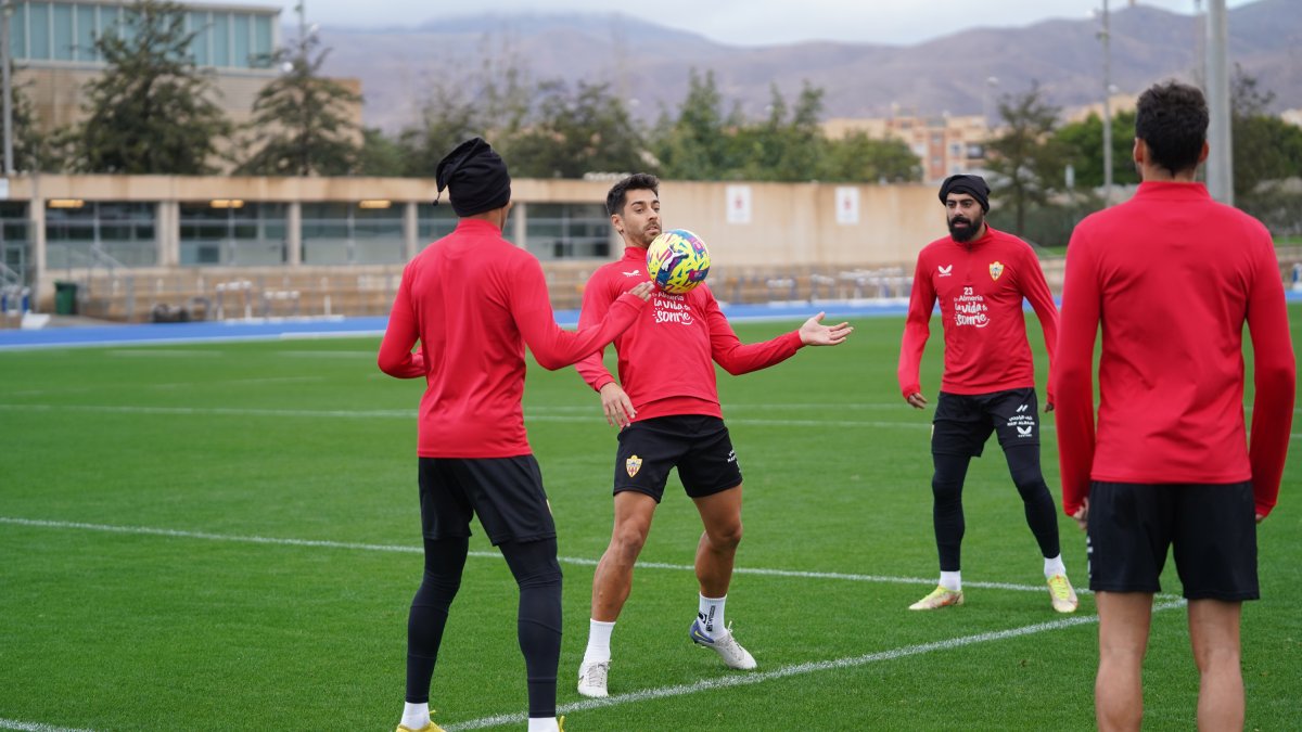 César de la Hoz en el entrenamiento en el campo Anexo.