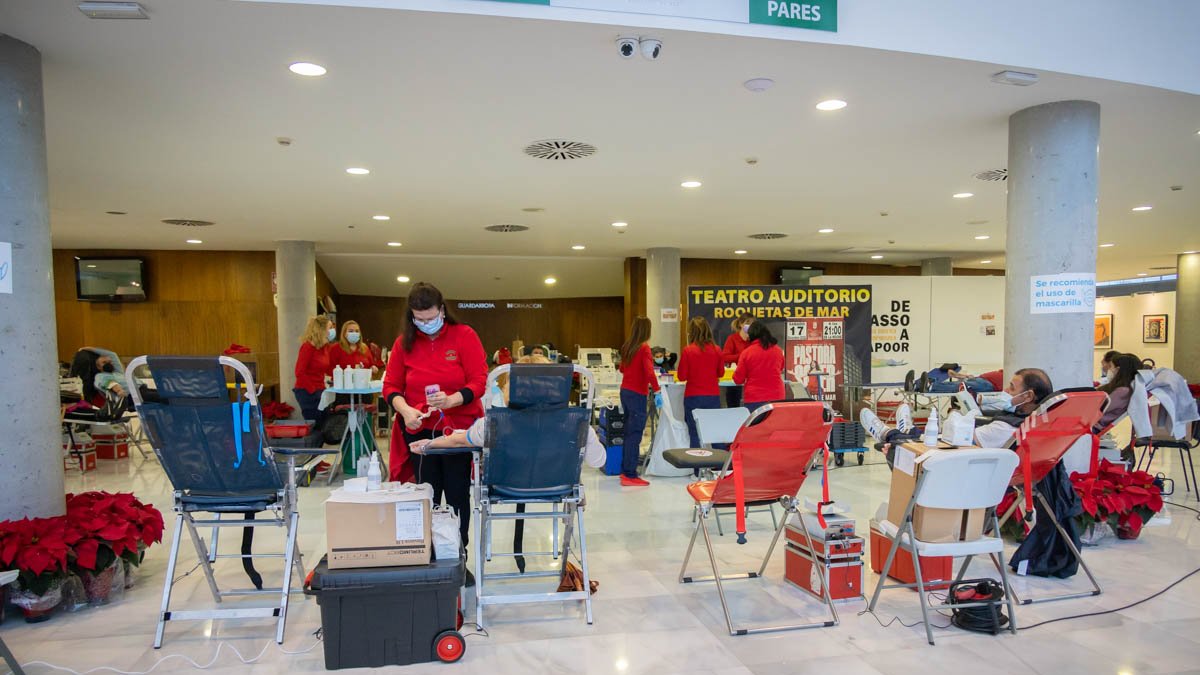 Donación de sangre en el Teatro Auditorio de Roquetas.