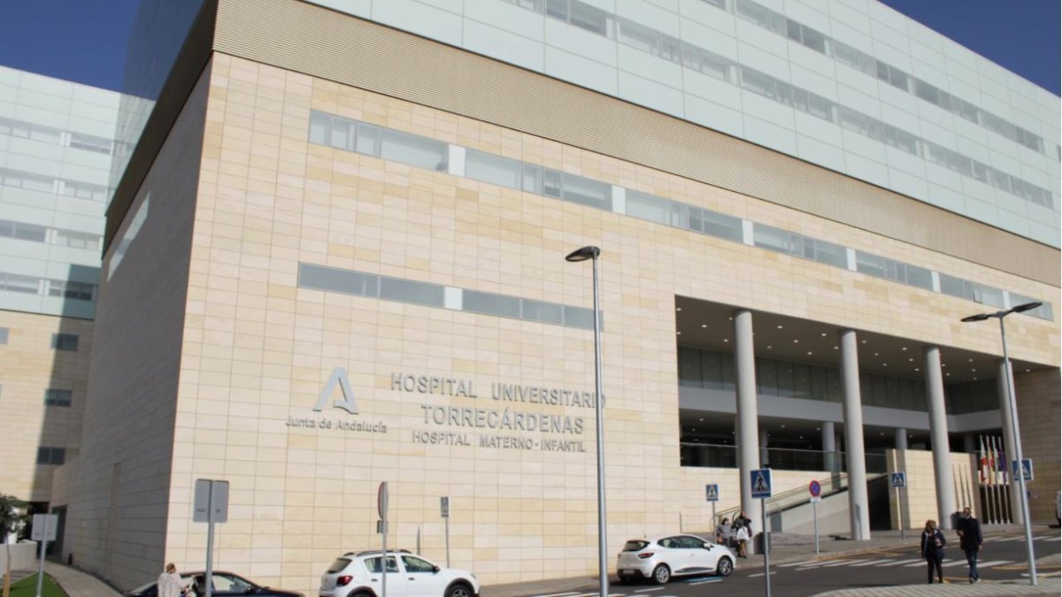 Facha del nuevo edificio del Hospital de Torrecárdenas.