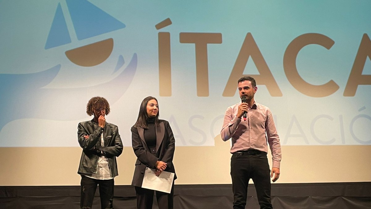 Presentación del documental de Ítaca en el Teatro Apolo