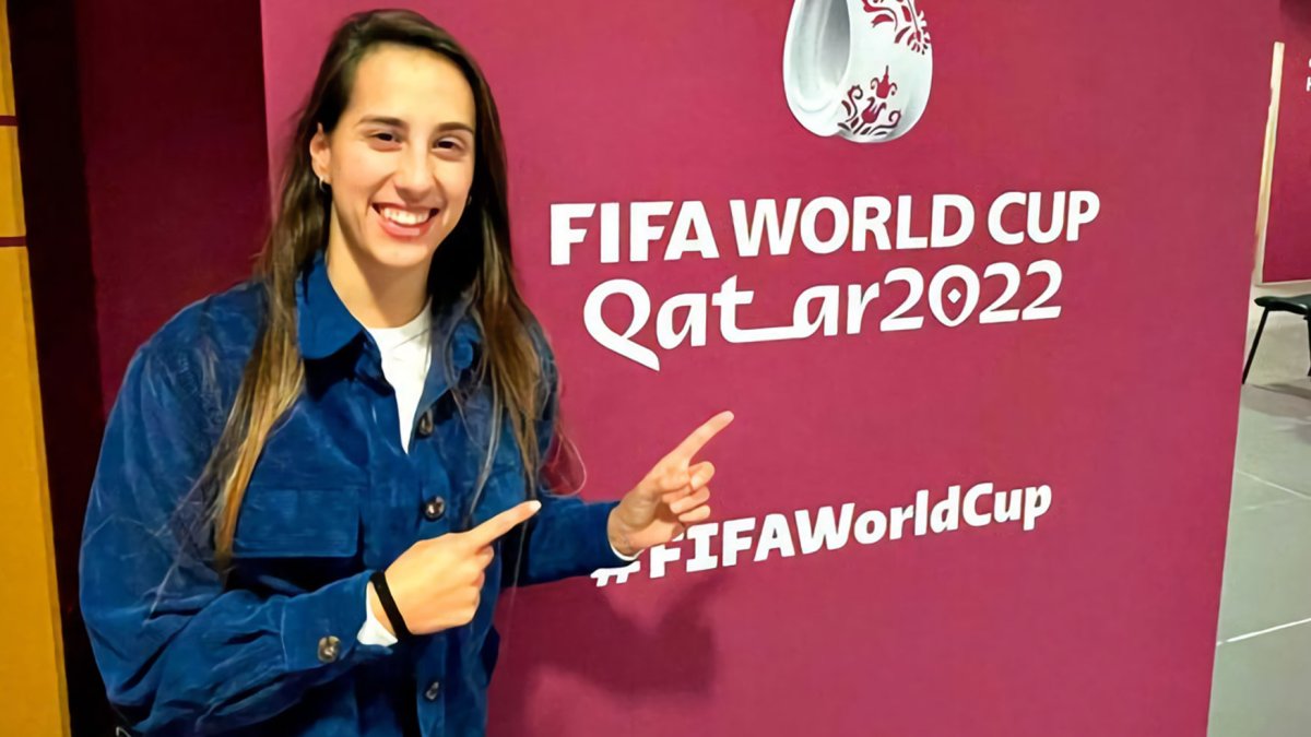 Alicia Arévalo, primera mujer en la historia de TVE en narrar un partido de fútbol de un Mundial.