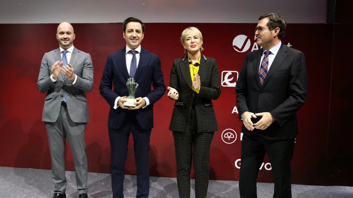 Eduardo Cosentino y representantes de la Confederación.