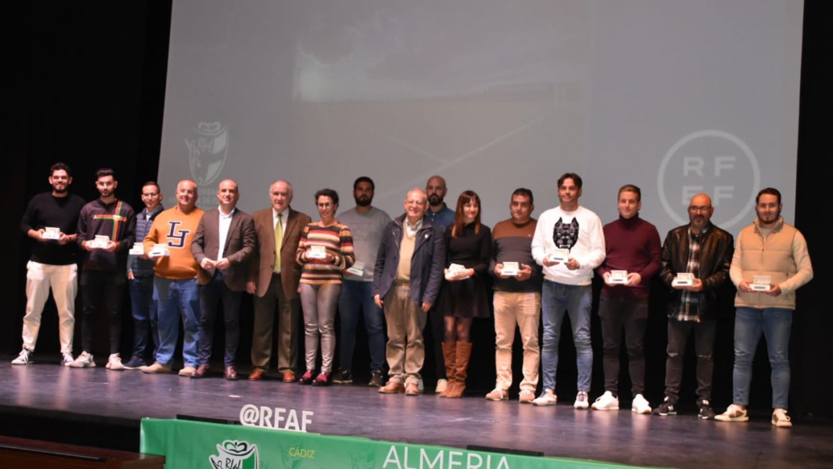 Los galardonados posando para la historia.