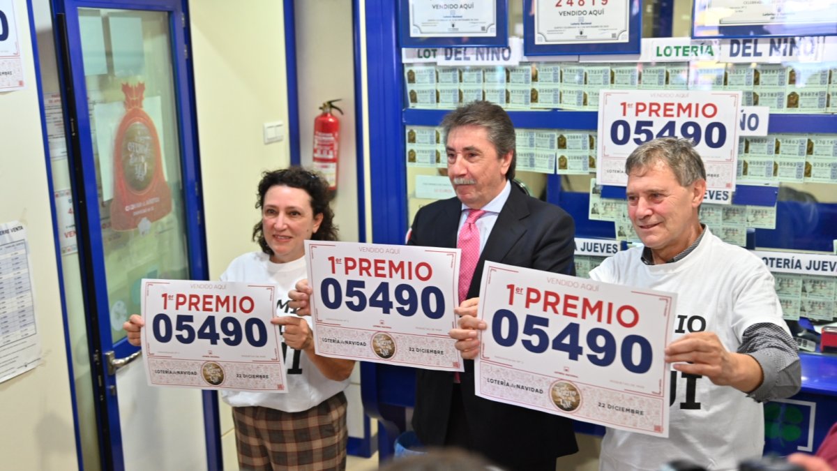 Celebración en la administración número 2 de Roquetas de Mar.