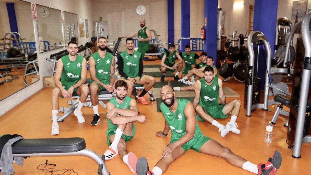 La plantilla ahorradora ha vuelto a la faena.