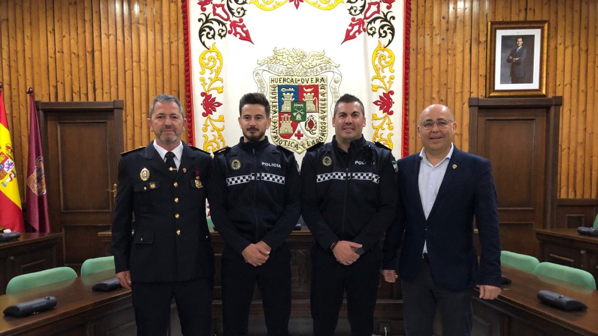 Imagen de la toma de posesión de los dos nuevos agentes el pasado viernes.