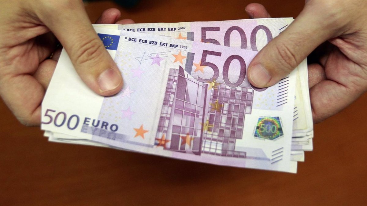 La acusada tenía más de 20 billetes falsos de 500 euros.