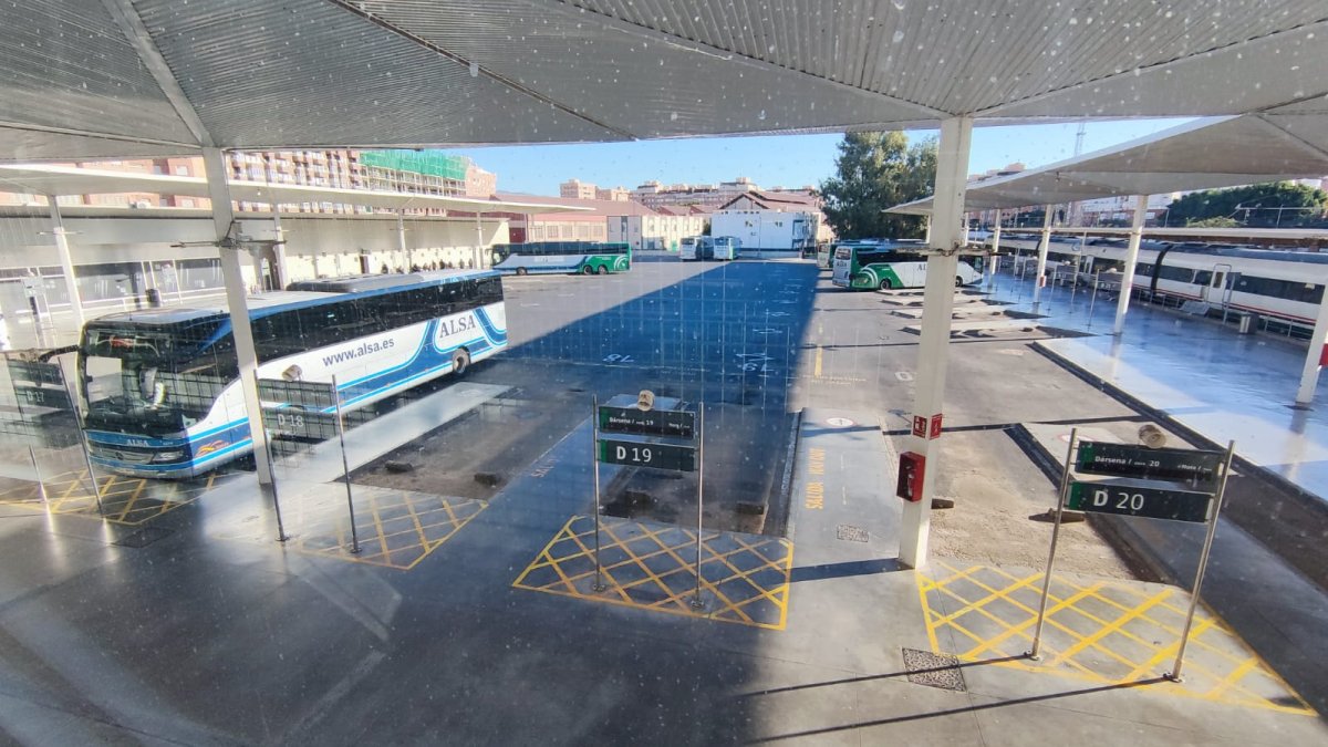Dársenas de autobuses de la estación intermodal