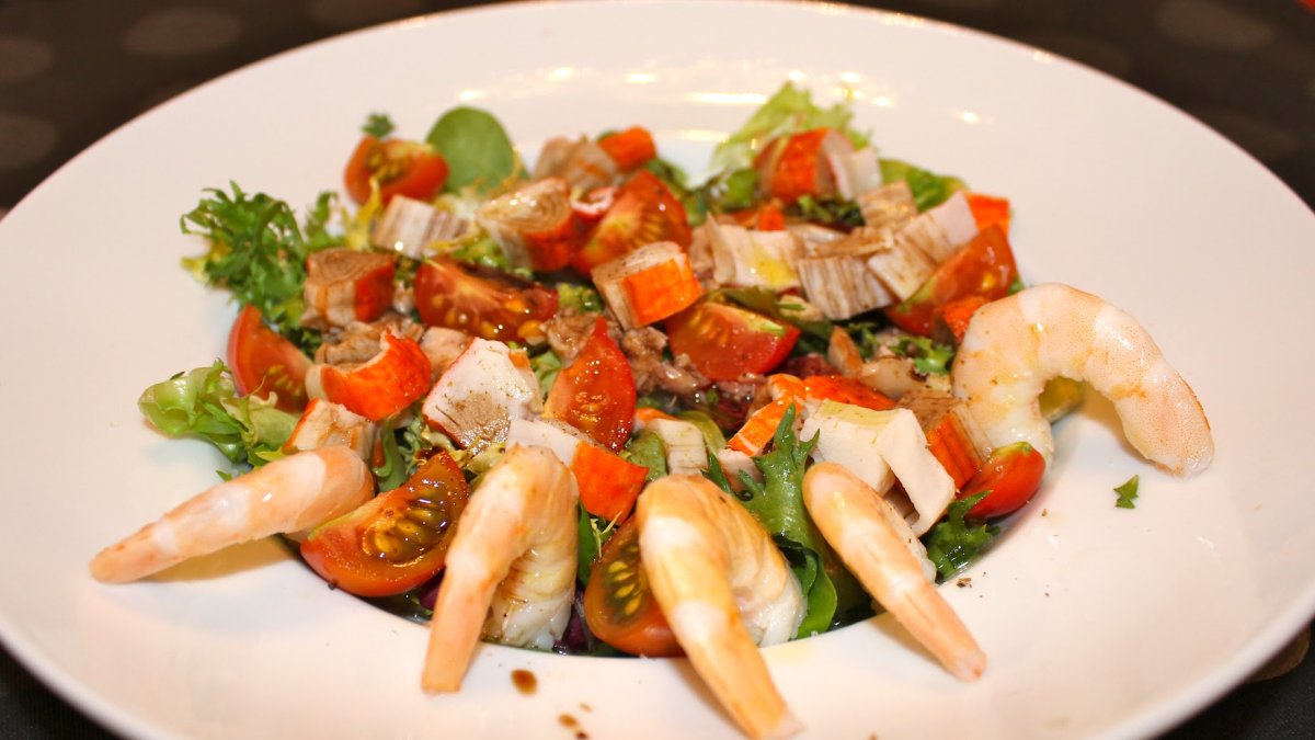 Ensalada con gambas.