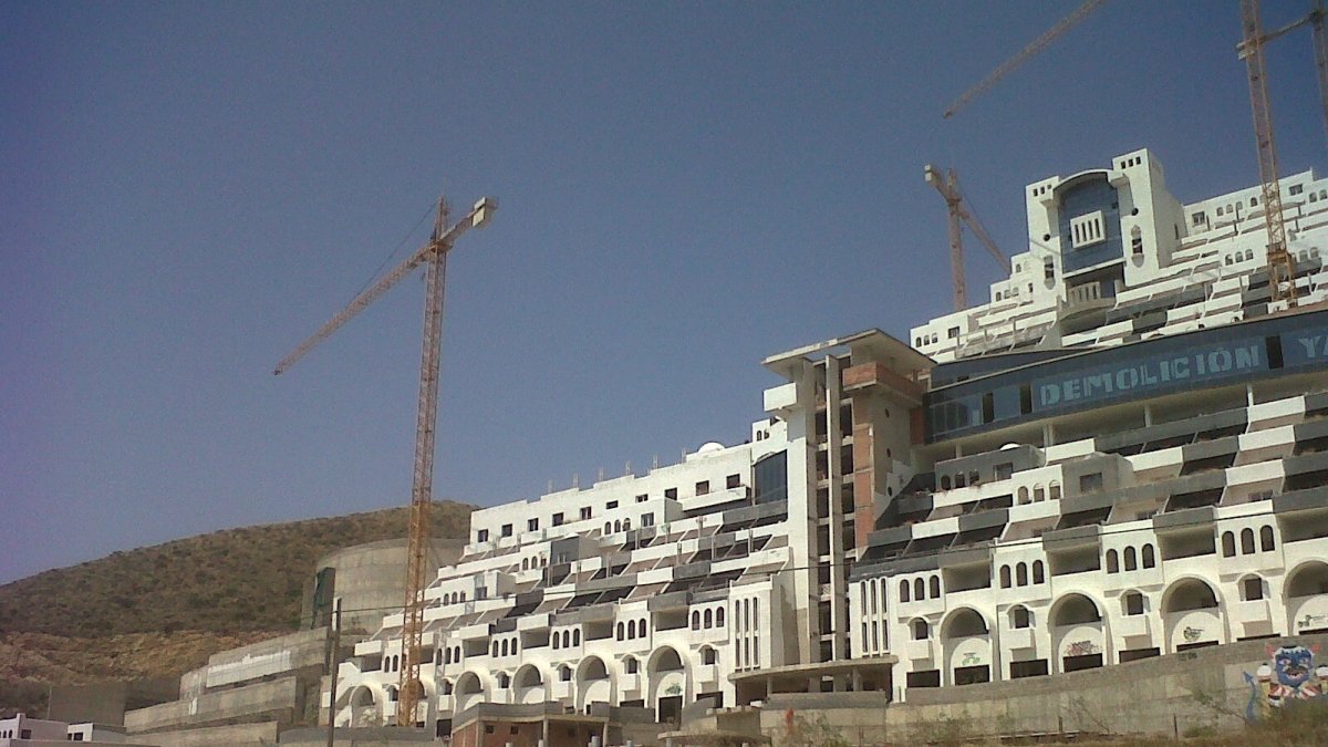Vista del hotel de El Algarrobico.